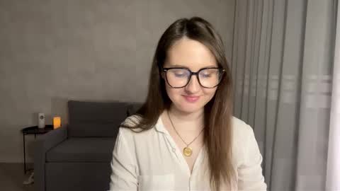 Snapshot of almostinnocent_ chatting on November 7, 3:01 pm Anna online show from November 7, 3:01 pm