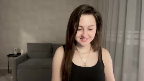 Snapshot of almostinnocent_ chatting on November 12, 9:58 pm Anna online show from November 12, 9:58 pm