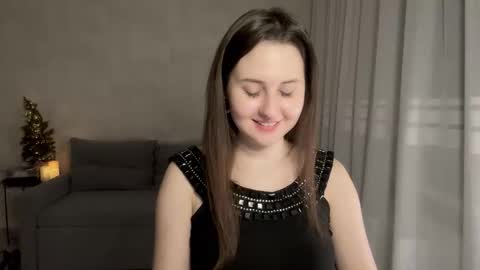 Snapshot of almostinnocent_ chatting on November 29, 10:46 pm Anna online show from November 29, 10:46 pm