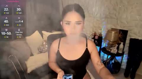 alodialuxts online show from November 19, 6:35 am