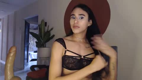 Snapshot of alogenotwink chatting on December 16, 11:59 am STEPHAN online show from December 16, 11:59 am