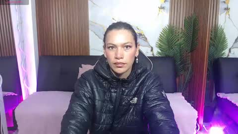 alonddra_tay online show from May 1, 11:37 am
