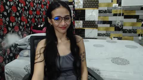 Snapshot of alondra_aleng_ereng chatting on January 18, 2:23 pm Alondra  online show from January 18, 2:23 pm