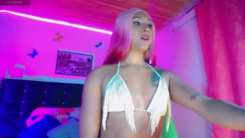 alondragill_ online show from July 3, 1:45 am