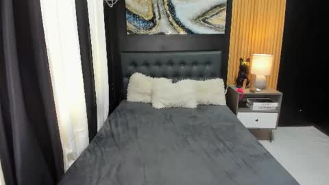 Alondra online show from February 9, 8:40 am