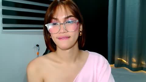 Snapshot of alondrasvenom69 chatting on June 14, 6:48 am Alondra online show from June 14, 6:48 am