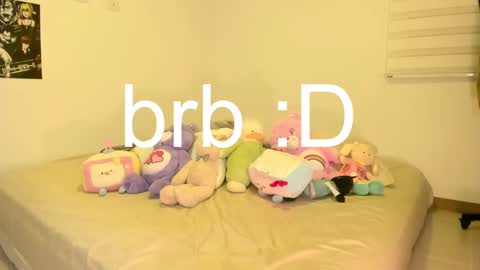 Snapshot of alone_together_ chatting on December 22, 1:34 am luca or garu D online show from December 22, 1:34 am