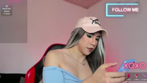 Hazel Bowie online show from February 12, 9:54 pm