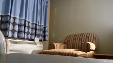 Snapshot of alonpra14 chatting on August 1, 2:33 am alonpra14 online show from August 1, 2:33 am