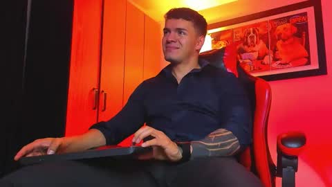 alpha_dominus_ online show from December 1, 3:44 am