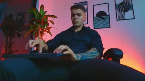 alpha_dominus_ online show from April 12, 3:55 am