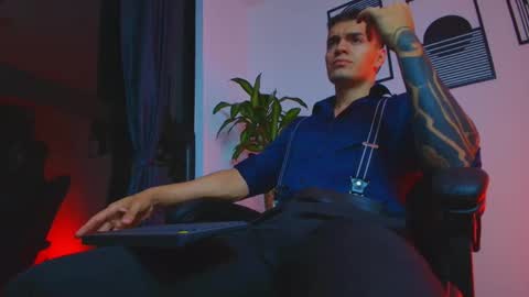 Snapshot of alpha_dominus_ chatting on May 5, 4:09 am alpha_dominus_ online show from May 5, 4:09 am