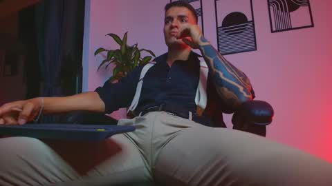 Snapshot of alpha_dominus_ chatting on May 9, 3:56 am alpha_dominus_ online show from May 9, 3:56 am