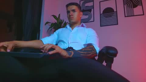 Snapshot of alpha_dominus_ chatting on May 20, 5:02 am alpha_dominus_ online show from May 20, 5:02 am