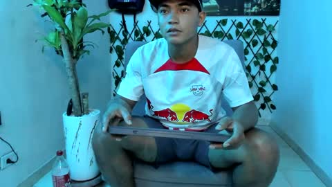 Snapshot of alpha_pprs chatting on December 3, 1:30 am Alpha pprs online show from December 3, 1:30 am