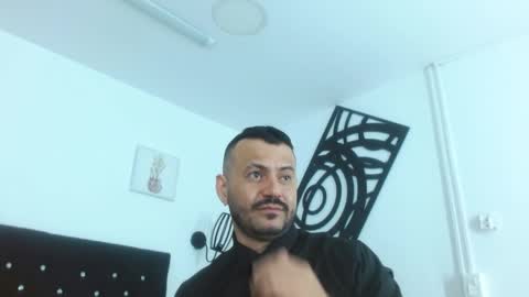 alphaadrip online show from April 19, 6:10 pm