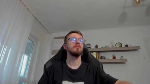 Snapshot of alphaboyfun chatting on November 18, 12:09 pm Andi online show from November 18, 12:09 pm