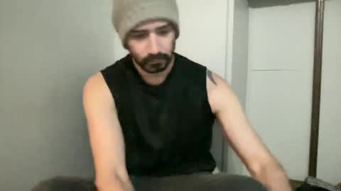 Snapshot of alphajosh chatting on February 8, 12:14 am alphajosh online show from February 8, 12:14 am