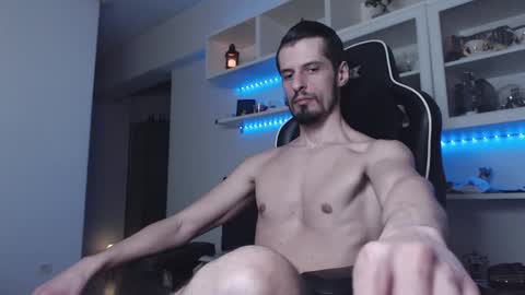 Snapshot of alphamastertodd chatting on February 6, 6:18 am MasterTodd online show from February 6, 6:18 am