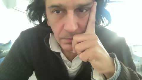 Snapshot of alphandre chatting on January 24, 6:35 am AlphAndre online show from January 24, 6:35 am