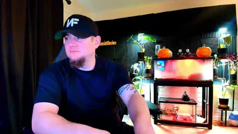 Snapshot of alphanuts101 chatting on October 23, 8:51 pm Ryno online show from October 23, 8:51 pm