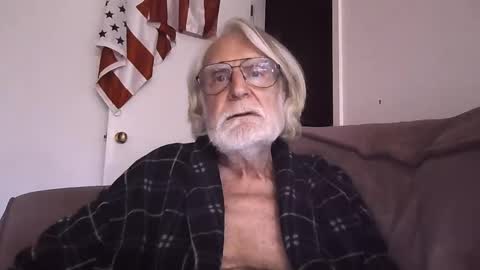 AlphaUniform online show from April 14, 10:38 pm