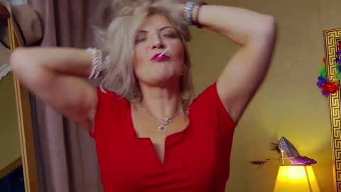 Alura Jenson online show from November 12, 9:03 pm