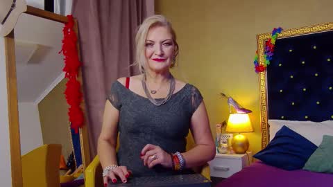 Alura Jenson online show from December 1, 8:03 pm