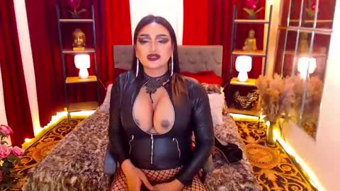 Alura Jhenson online show from December 19, 11:46 pm