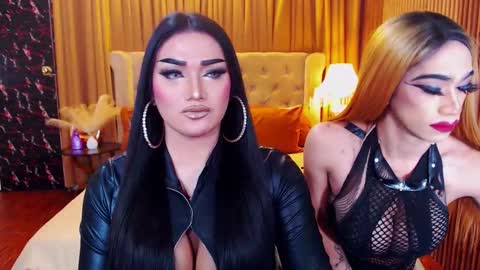 Snapshot of alurajhenson chatting on October 9, 9:07 am Alura Jhenson online show from October 9, 9:07 am