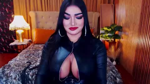 Alura Jhenson online show from March 5, 8:05 pm