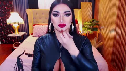 Alura Jhenson online show from April 6, 10:05 am