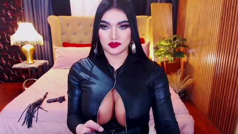 Alura Jhenson online show from April 12, 1:05 pm