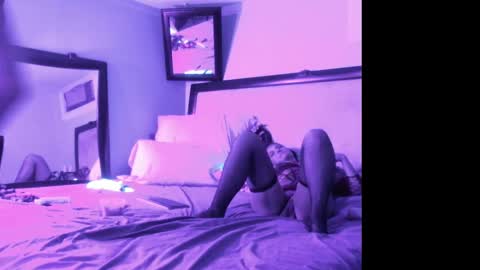 Snapshot of alwaysreadynow2fuck chatting on February 23, 9:00 am sexywhilefucking online show from February 23, 9:00 am