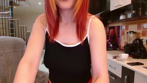 Snapshot of aly_alyce chatting on March 11, 7:04 am Alice online show from March 11, 7:04 am