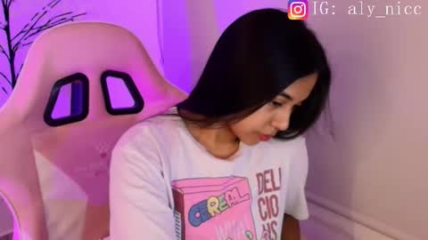 Snapshot of aly_nicc chatting on January 8, 12:57 am Aly online show from January 8, 12:57 am