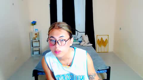 Snapshot of alyannarose chatting on September 18, 9:11 am alyannarose online show from September 18, 9:11 am
