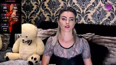 Snapshot of alyblonde chatting on December 28, 5:57 pm aly online show from December 28, 5:57 pm