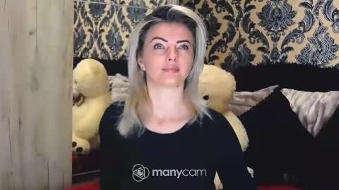 Snapshot of alyblonde chatting on January 24, 8:55 am aly online show from January 24, 8:55 am