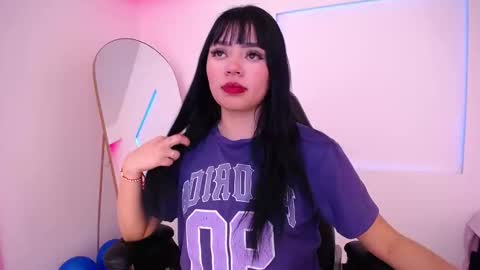 Snapshot of alydolly_ chatting on February 25, 9:57 pm Aly Dolly online show from February 25, 9:57 pm