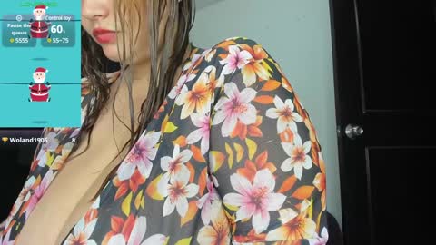 alyek ferrer online show from December 23, 10:44 pm