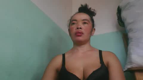 alypierette online show from April 1, 6:14 am