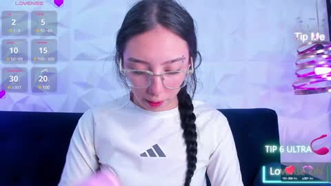 Snapshot of alys_molly chatting on January 22, 11:01 am sopie online show from January 22, 11:01 am