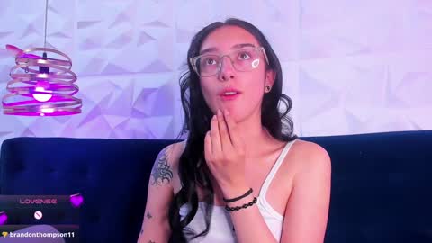 Snapshot of alys_molly chatting on January 29, 11:09 am sopie online show from January 29, 11:09 am