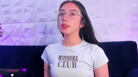 Snapshot of alys_molly chatting on January 31, 11:03 am sopie online show from January 31, 11:03 am