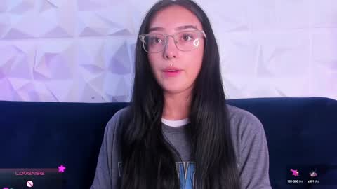 Snapshot of alys_molly chatting on February 3, 11:20 am sopie online show from February 3, 11:20 am