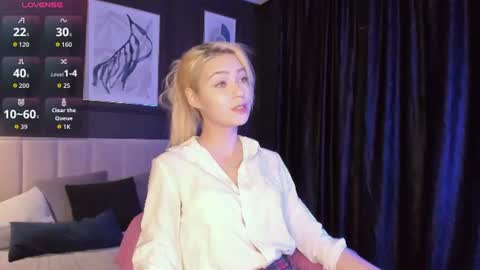 Snapshot of alysiasun chatting on June 21, 1:13 pm Alysia online show from June 21, 1:13 pm