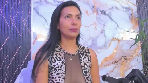 Snapshot of alyson__a chatting on November 4, 12:04 pm alyson__a online show from November 4, 12:04 pm