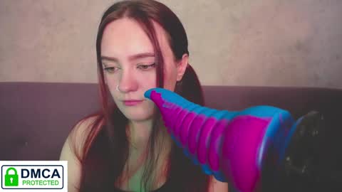 Snapshot of alyssa__scarlet chatting on December 12, 10:02 am Alyssa online show from December 12, 10:02 am