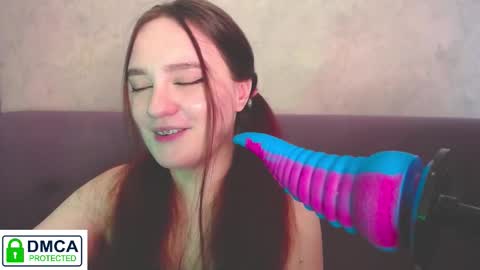 Snapshot of alyssa__scarlet chatting on October 24, 8:11 am Alyssa online show from October 24, 8:11 am